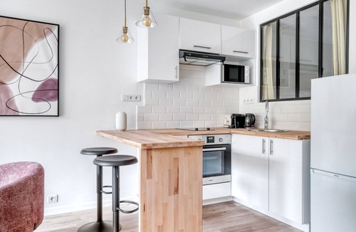 Notre-Dame-des-Champs Apartment | Blueground | Saint Germain des Prés, balcony