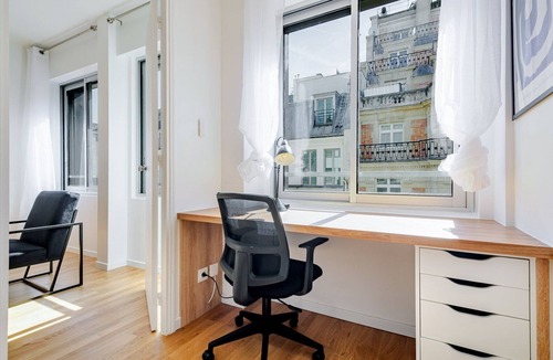 Faubourg-du-Roule Apartment | Blueground | St-Philippe, doorman, nr Champs