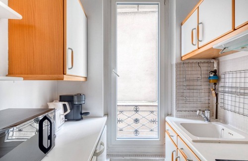Notre-Dame-des-Champs Apartment | Blueground | St Placide, balcony, nr Bon Marché