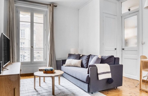 Notre-Dame-des-Champs Apartment | Blueground | St Placide, balcony, nr Bon Marché
