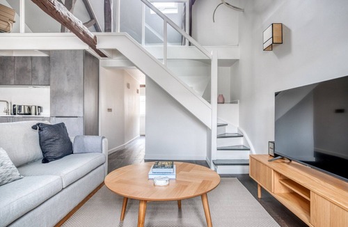Quartier de la Place-Vendome Apartment | Blueground | Vendome/Saint Honoré, furnished, a/c