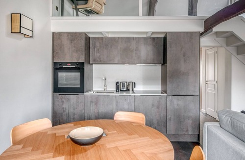 Quartier de la Place-Vendome Apartment | Blueground | Vendome/Saint Honoré, furnished, a/c