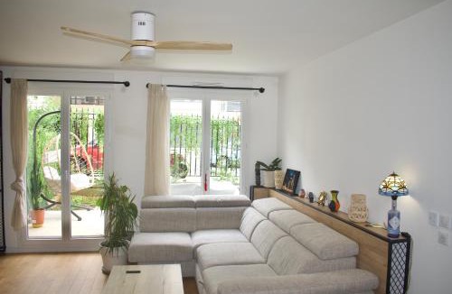 Clamart Apartment | Boho style apartment - 7 mins from Paris Center - Garden and underground parking