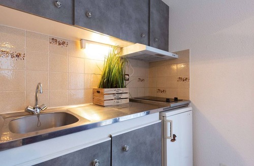 Bourisp Apartment | Bourisp Apartment for 4 with parking and ski locker