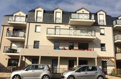 Pleneuf-Val-Andre Apartment | Bright apartment sea and shops a few steps, equipped as at home