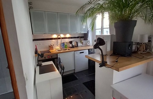 Batignolles Apartment | Bright Apartment in Batignolles – Parisian Charm, Self Check-In