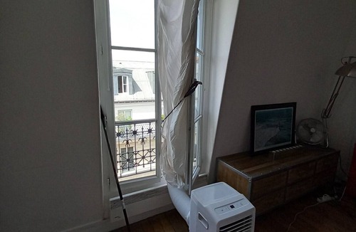 Batignolles Apartment | Bright Apartment in Batignolles – Parisian Charm, Self Check-In