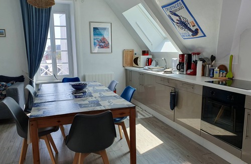 Saint-Cast-le-Guildo Apartment | Bright confortable flat facing the sea with private garden
