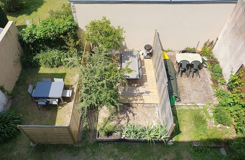 Saint-Cast-le-Guildo Apartment | Bright confortable flat facing the sea with private garden