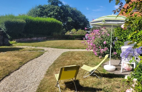 Lannion Apartment | Bright, quiet gîte close to the pink granite coast