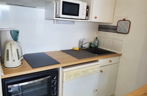 La Turballe Apartment | Bright Studio with Sea View, “Port and Beach”, Parking, Balcony