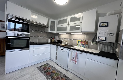 Saint-Ouen Apartment | Bright sunny new flat 753 sqft 2 bedrooms +free parking