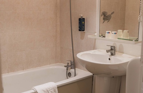 Argentan Hotel | Brit Hotel Argentan