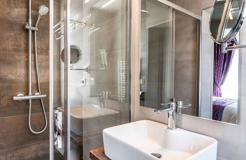 Lisieux Hotel | BRIT HOTEL PRIVILEGE LISIEUX – La Villa des Arts