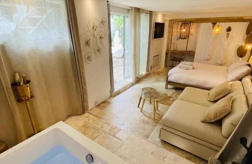 Thoiry Hotel | Buddha Beach Thoiry