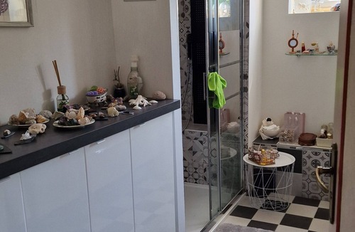 Oasis - Maroc Bed & Breakfast | "Buddha" Room—perfect for sporting events at the Le Mans circuit