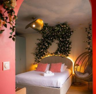 Noyal-sur-Vilaine Apartment | Bulle Florale avec balnéo privée 10 min Rennes