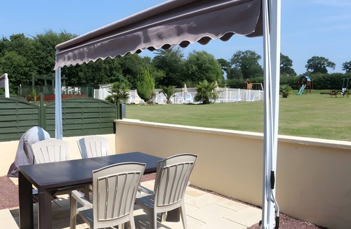 Nehou House | Bumpkin Cottage – La Mare Chappey, Family-Friendly, Heated Pool