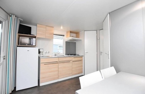 Saint-Christophe-du-Ligneron House | Camping 4 étoiles - Piscine - ccbg0gb