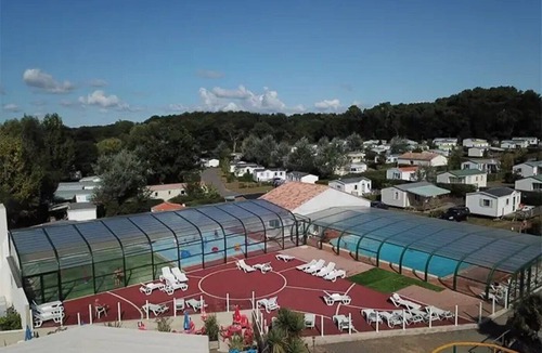 Saint-Christophe-du-Ligneron House | Camping 4 étoiles - Piscine - ccbg0gb