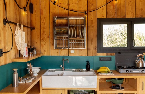 Saint-Leonard-des-Bois Ski Chalet | Cabane Bon Air 4 Bedrooms