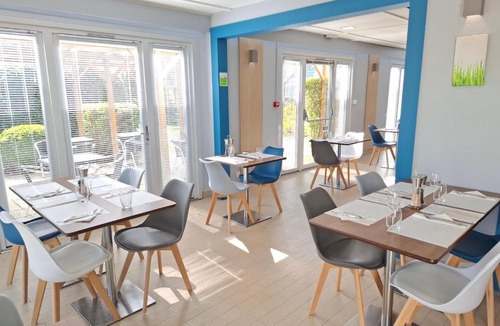 Buc Hotel | Campanile Versailles Buc