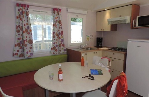 Illiers-Combray House | Camping 3 étoiles - Piscine - ccbgad0