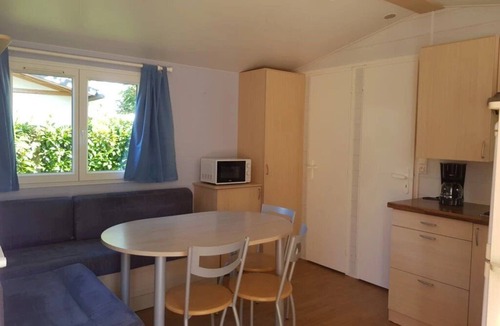 Baye House | Camping 3 étoiles - Piscine - ccbfeif