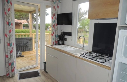 Les Moutiers-en-Retz House | Camping 3 étoiles - Piscine - ccbgcab