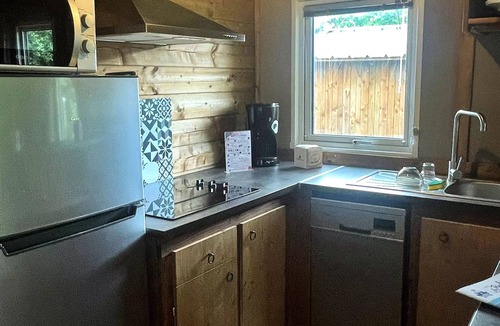 La Baule-Escoublac Cabin | Campsite La Roseraie * - Cabin Lodge on Pilotis - 2 bedrooms: 32 m² + 11 m² covered terrace for 5 people