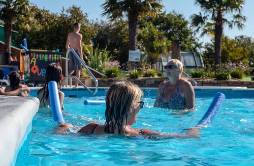 La Foret-Fouesnant House | Campsite of Keranterec* - 3-room Classic Cottage for 4 people