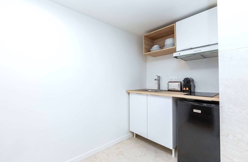 Quartier de la Plaine-de-Monceaux Apartment | Central, air-conditioned and designer