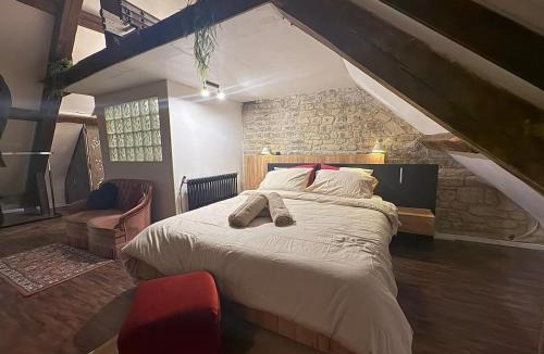 Centre Ancien Apartment | Centre Caen duplex ventilé, wifi, 5 pers avec Vayny