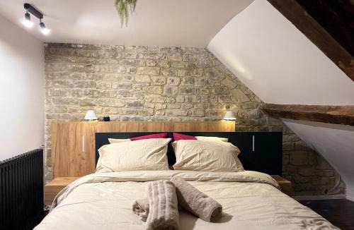 Centre Ancien Apartment | Centre Caen duplex ventilé, wifi, 5 pers avec Vayny