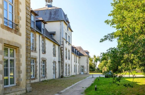 Baden House | Château De Kergonano, dans l'Orangerie by Interhome
