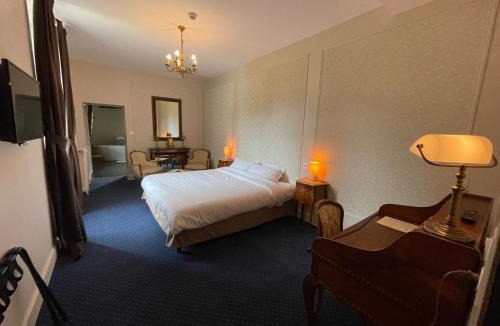 Brain-sur-Allonnes Hotel | Château De La Coutancière