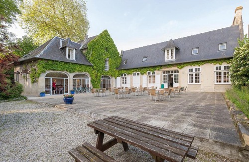 Colombiers-sur-Seulles Hotel | Château du Baffy