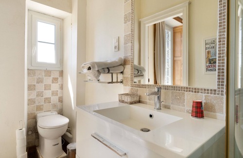 Saint-Mars-du-Desert Bed & Breakfast | Château du Perray – Duchesse Room with Shared Pool