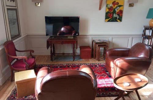 Saint-Martin-le-Bouillant Apartment | Château des Boulais Suite