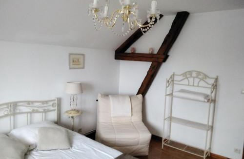 Saint-Eustache-la-Foret House | Chambre à la campagne