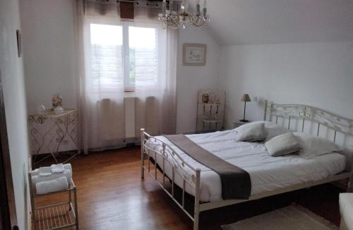 Saint-Eustache-la-Foret House | Chambre à la campagne