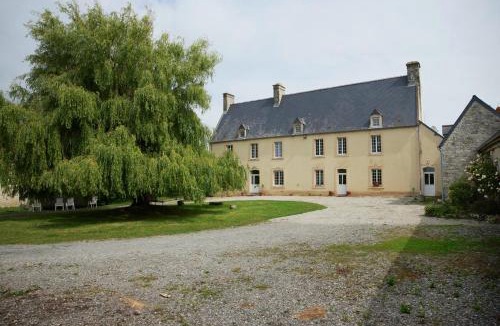 Sainte-Marie-du-Mont Bed & Breakfast | Chambre Des Prés à la ferme de Franqueville