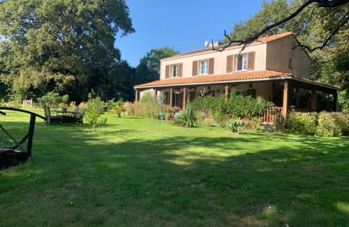Corcoue-sur-Logne Bed & Breakfast | Chambre d'hôtes Sous Les Grands Chênes LOVE