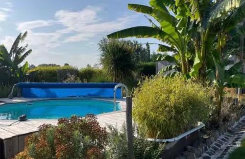 Saint-Hilaire-des-Landes Bed & Breakfast | Chambre atypique Retour en Enfance