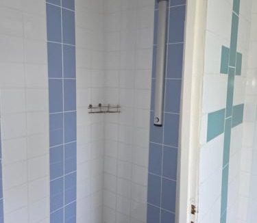 Saint-Laurent-sur-Mer Bed & Breakfast | Chambre insolite années 40 à Omaha Beach pour la nuit du Jour J la plus longue