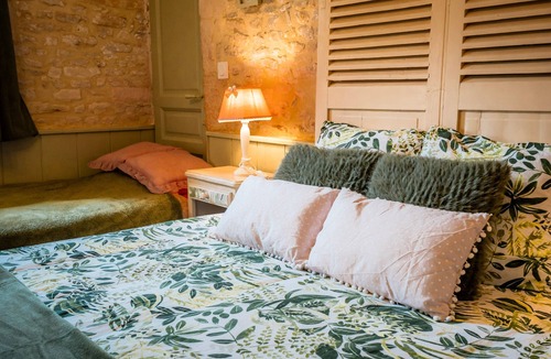 Ryes Bed & Breakfast | “Chambre Romance” Guest Room with Private Terrace, Wi-Fi, and Air Conditioning