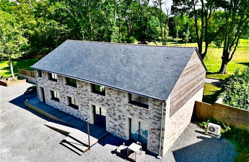 La Menardais Apartment | Chambres d'hôtes 'La Clairière aux Chênes'
