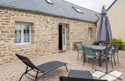 Ergue-Gaberic House | Characterful Country Cottage with Heated Pool