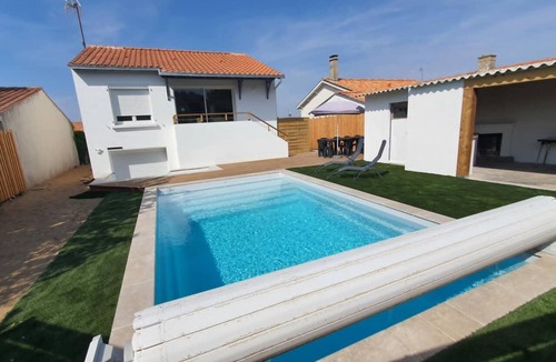 Jard-sur-Mer House | Charm & Relaxation : Family home with heated pool