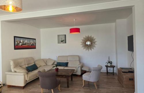 Saint-Nicolas-de-Bourgueil House | Charmante maison au cœur du village